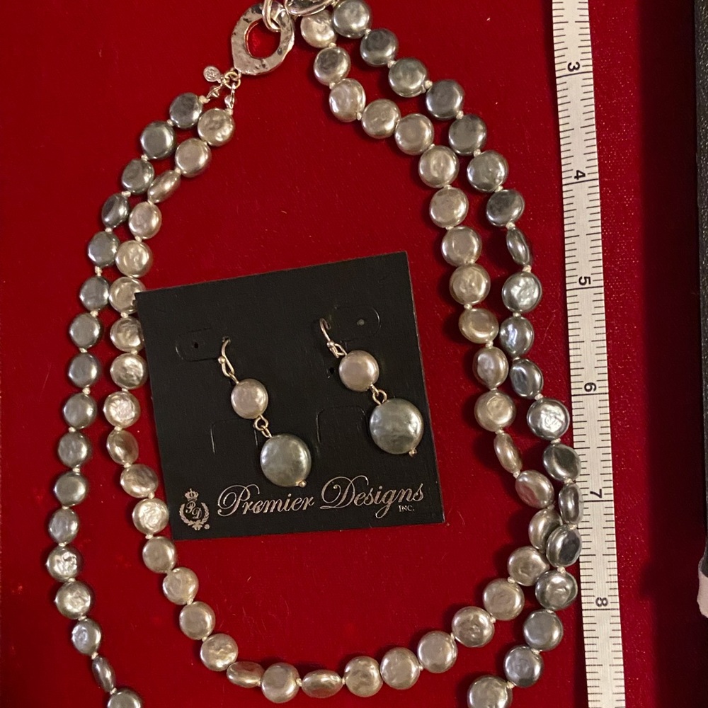 “Pebble Beach” from Premier Designs. Necklace and earrings set.